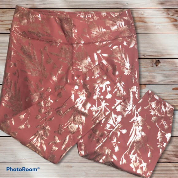Fabletics Rose Gold Cropped Leggings - Picture 3 of 9